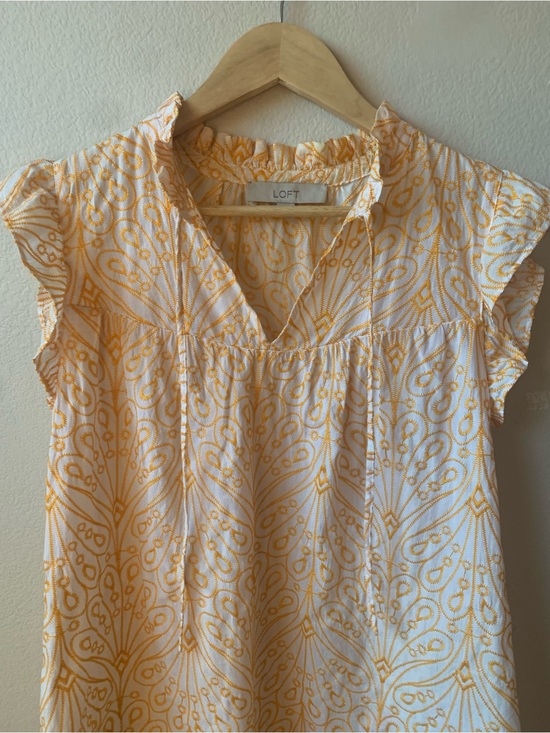 LOFT Tops - LOFT White Top with Orange Paisley Print and Flutter Sleeves